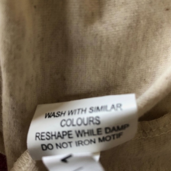 Guiness Official Merchandise St. James Gate Relaxed Fit Slight Cuff T Shirt M - Picture 8 of 8